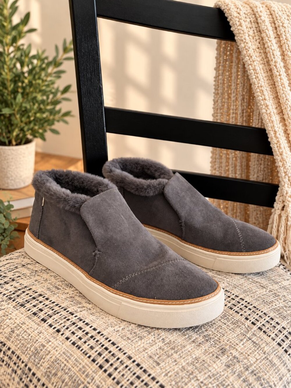 TOMS Paxton Gray Suede Faux Fur Lined Slip On Sneaker Booties Women’s 9